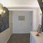 Oktogon Modern Budapeste