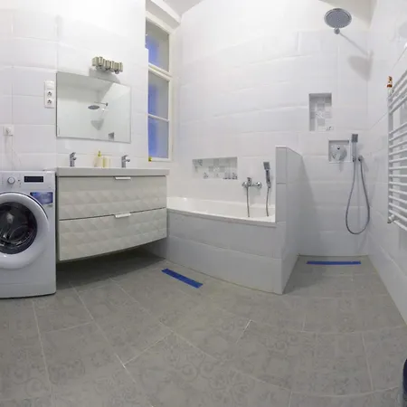 Oktogon Modern Apartamento Budapeste